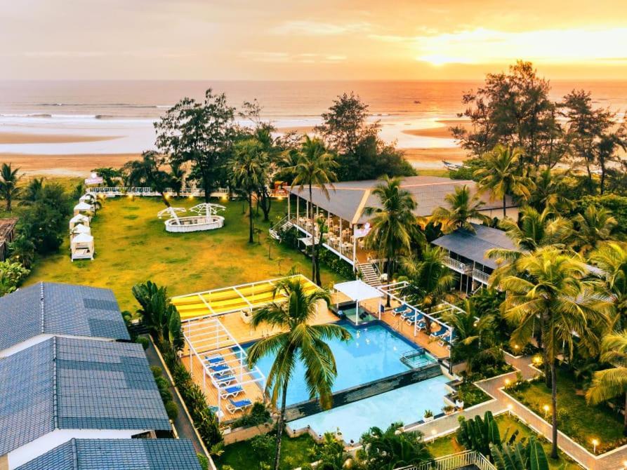 Foxoso La Beach Resort & Spa 果阿旧城 外观 照片
